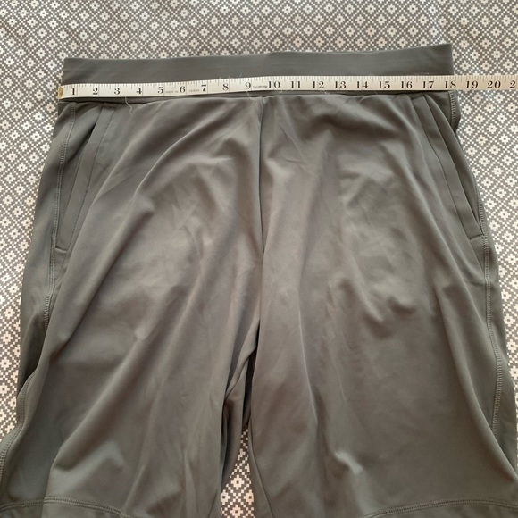 NWT Mens athletic shorts grey and blue. Size Large. - Picture 12 of 14